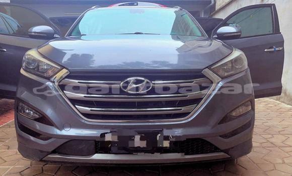 Sayi Imported Hyundai Tucson Azurfa Mota in Douala a Ƙasar Kamaru Sayi Imported Hyundai Tucson Azurfa Mota in Douala a Ƙasar Kamaru