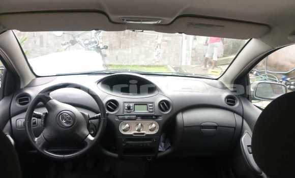 Acheter Occasion Voiture Toyota Yaris Gris à Douala, Littoral Cameroon Acheter Occasion Voiture Toyota Yaris Gris à Douala, Littoral Cameroon