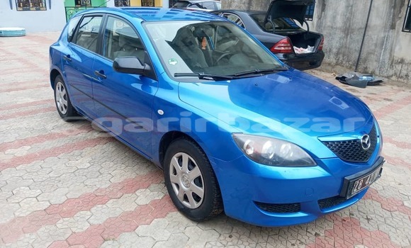 Sayi Na hannu Mazda Mazda 3 Blue Mota in Douala a Ƙasar Kamaru