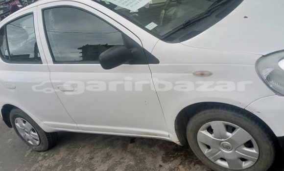 Acheter Occasion Voiture Toyota Yaris Blanc à Douala, Littoral Cameroon Acheter Occasion Voiture Toyota Yaris Blanc à Douala, Littoral Cameroon