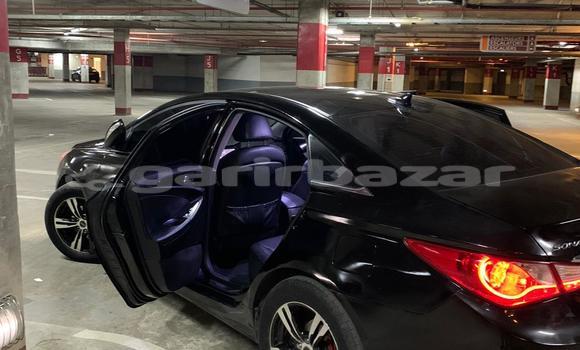 Sayi Na hannu Hyundai Sonata Black Mota in Douala a Ƙasar Kamaru Sayi Na hannu Hyundai Sonata Black Mota in Douala a Ƙasar Kamaru