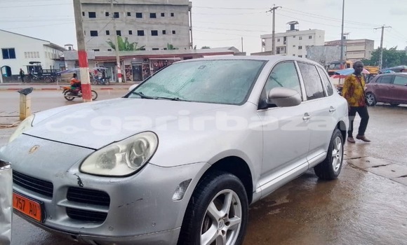Sayi Na hannu Porsche Cayenne Sauran Mota in Douala a Ƙasar Kamaru Sayi Na hannu Porsche Cayenne Sauran Mota in Douala a Ƙasar Kamaru