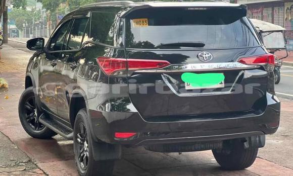 Acheter Neuf Voiture Toyota Fortuner Noir à Douala, Littoral Cameroon Acheter Neuf Voiture Toyota Fortuner Noir à Douala, Littoral Cameroon