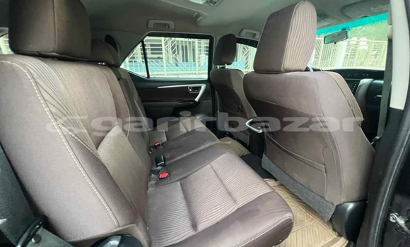 Acheter Neuf Voiture Toyota Fortuner Noir à Douala, Littoral Cameroon Acheter Neuf Voiture Toyota Fortuner Noir à Douala, Littoral Cameroon