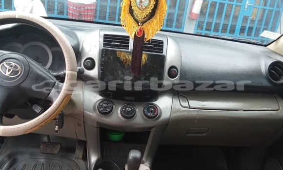 Acheter Occasion Voiture Toyota RAV4 Bleu à Douala, Littoral Cameroon Acheter Occasion Voiture Toyota RAV4 Bleu à Douala, Littoral Cameroon