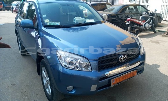 Acheter Occasion Voiture Toyota RAV4 Bleu à Douala, Littoral Cameroon Acheter Occasion Voiture Toyota RAV4 Bleu à Douala, Littoral Cameroon