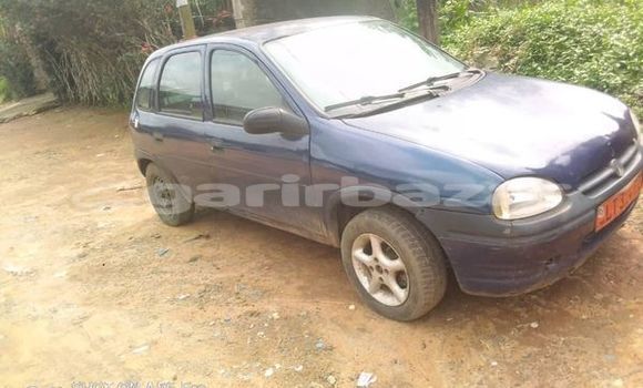 Sayi Na hannu Opel Corsa Sauran Mota in Yaounde a Babban Kamaru