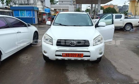 Sayi Na hannu Toyota RAV4 Sauran Mota in Yaounde a Babban Kamaru Sayi Na hannu Toyota RAV4 Sauran Mota in Yaounde a Babban Kamaru