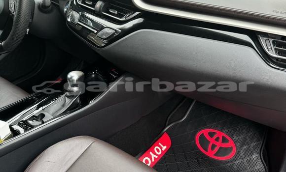 Sayi Imported Toyota C-HR Sauran Mota in Douala a Ƙasar Kamaru Sayi Imported Toyota C-HR Sauran Mota in Douala a Ƙasar Kamaru