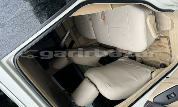 Acheter Neuf Voiture Toyota Prado Blanc à Douala, Littoral Cameroon Acheter Neuf Voiture Toyota Prado Blanc à Douala, Littoral Cameroon