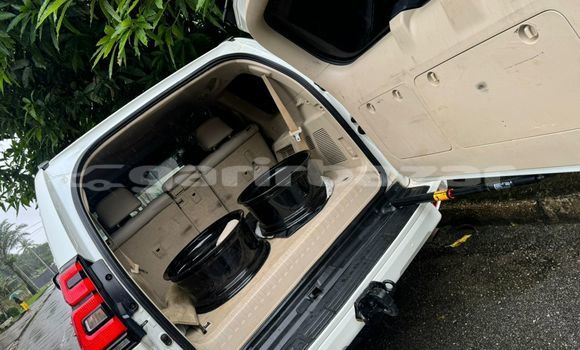 Acheter Neuf Voiture Toyota Prado Blanc à Douala, Littoral Cameroon Acheter Neuf Voiture Toyota Prado Blanc à Douala, Littoral Cameroon