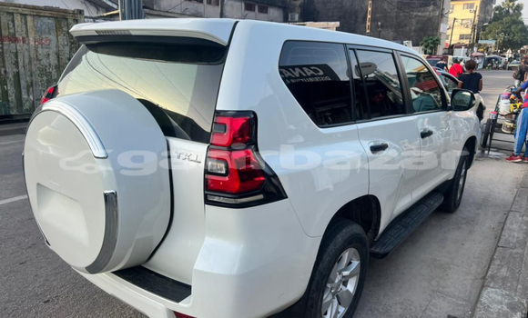 Acheter Neuf Voiture Toyota Prado Blanc à Douala, Littoral Cameroon Acheter Neuf Voiture Toyota Prado Blanc à Douala, Littoral Cameroon