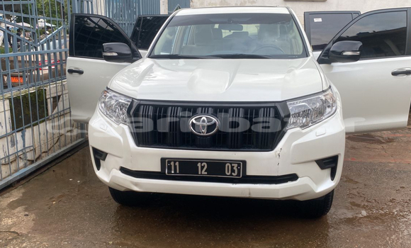 Acheter Neuf Voiture Toyota Prado Blanc à Douala, Littoral Cameroon Acheter Neuf Voiture Toyota Prado Blanc à Douala, Littoral Cameroon
