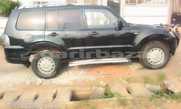 Sayi Na hannu Mitsubishi Pajero Sport Black Mota in Yaounde a Babban Kamaru Sayi Na hannu Mitsubishi Pajero Sport Black Mota in Yaounde a Babban Kamaru