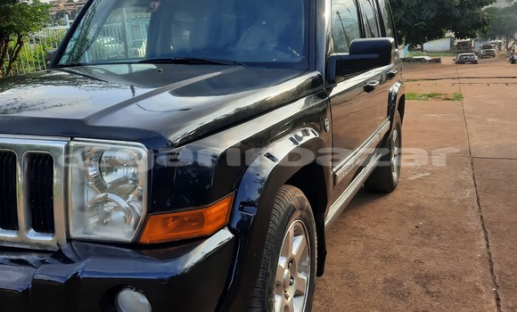 Sayi Na hannu Jeep Commander Black Mota in Yaounde a Babban Kamaru