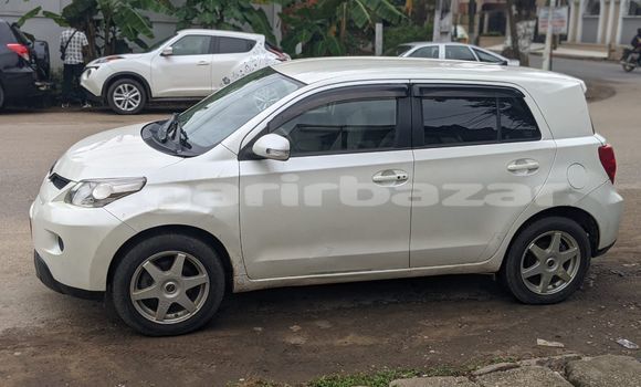 Acheter Import Voiture Toyota IST Blanc à Douala, Littoral Cameroon Acheter Import Voiture Toyota IST Blanc à Douala, Littoral Cameroon