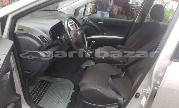 Acheter Import Voiture Toyota Corolla Gris à Douala, Littoral Cameroon Acheter Import Voiture Toyota Corolla Gris à Douala, Littoral Cameroon