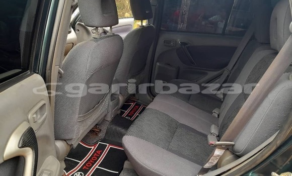 Sayi Na hannu Toyota RAV4 Green Mota in Yaounde a Babban Kamaru Sayi Na hannu Toyota RAV4 Green Mota in Yaounde a Babban Kamaru