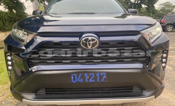 Sayi Na hannu Toyota RAV4 Sauran Mota in Douala a Ƙasar Kamaru
