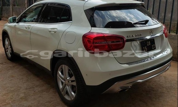 Sayi Sabo Mercedes‒Benz GLA-klasse White Mota in Yaounde a Babban Kamaru Sayi Sabo Mercedes‒Benz GLA-klasse White Mota in Yaounde a Babban Kamaru