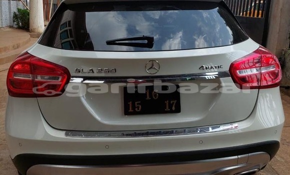 Sayi Sabo Mercedes‒Benz GLA-klasse White Mota in Yaounde a Babban Kamaru Sayi Sabo Mercedes‒Benz GLA-klasse White Mota in Yaounde a Babban Kamaru