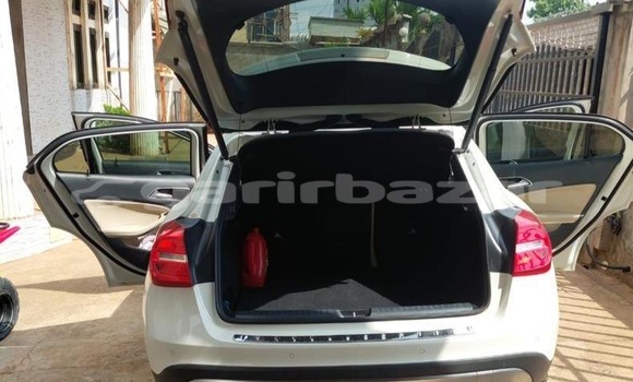 Sayi Sabo Mercedes‒Benz GLA-klasse White Mota in Yaounde a Babban Kamaru Sayi Sabo Mercedes‒Benz GLA-klasse White Mota in Yaounde a Babban Kamaru