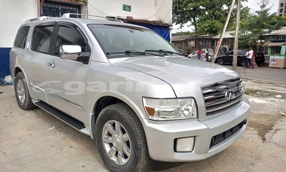 Sayi Na hannu Infiniti QX4 Azurfa Mota in Douala a Ƙasar Kamaru Sayi Na hannu Infiniti QX4 Azurfa Mota in Douala a Ƙasar Kamaru