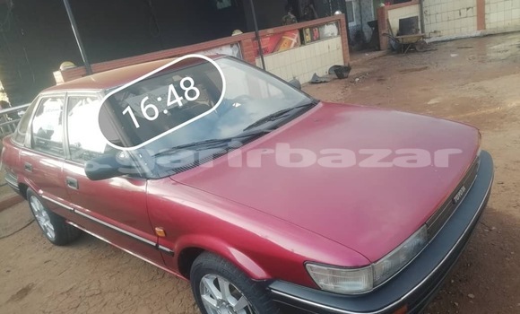 Acheter Occasion Voiture Toyota Corolla Rouge à Yaoundé, Central Cameroon Acheter Occasion Voiture Toyota Corolla Rouge à Yaoundé, Central Cameroon