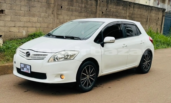 Acheter Occasion Voiture Toyota Auris Blanc à Yaoundé, Central Cameroon Acheter Occasion Voiture Toyota Auris Blanc à Yaoundé, Central Cameroon
