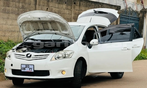 Acheter Occasion Voiture Toyota Auris Blanc à Yaoundé, Central Cameroon Acheter Occasion Voiture Toyota Auris Blanc à Yaoundé, Central Cameroon