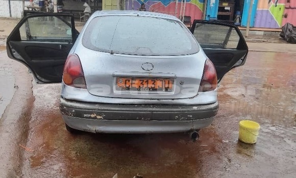 Sayi Na hannu Toyota Corolla Azurfa Mota in Douala a Ƙasar Kamaru Sayi Na hannu Toyota Corolla Azurfa Mota in Douala a Ƙasar Kamaru