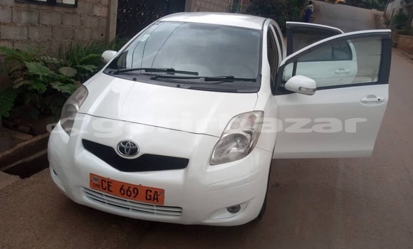 Acheter Occasion Voiture Toyota Yaris Blanc à Yaoundé, Central Cameroon Acheter Occasion Voiture Toyota Yaris Blanc à Yaoundé, Central Cameroon