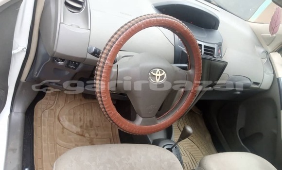 Acheter Occasion Voiture Toyota Yaris Blanc à Yaoundé, Central Cameroon Acheter Occasion Voiture Toyota Yaris Blanc à Yaoundé, Central Cameroon