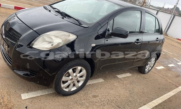 Sayi Na hannu Toyota Yaris Black Mota in Yaounde a Babban Kamaru Sayi Na hannu Toyota Yaris Black Mota in Yaounde a Babban Kamaru