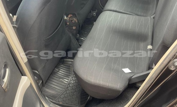 Sayi Na hannu Toyota Yaris Black Mota in Yaounde a Babban Kamaru Sayi Na hannu Toyota Yaris Black Mota in Yaounde a Babban Kamaru