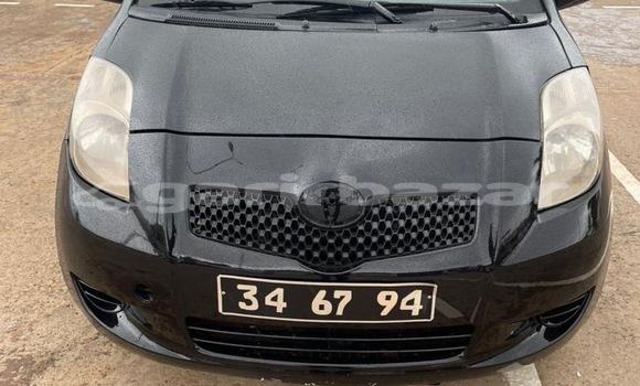 Sayi Na hannu Toyota Yaris Black Mota in Yaounde a Babban Kamaru Sayi Na hannu Toyota Yaris Black Mota in Yaounde a Babban Kamaru