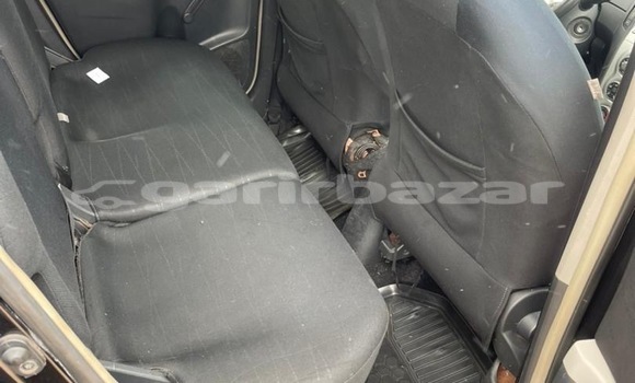 Sayi Na hannu Toyota Yaris Black Mota in Yaounde a Babban Kamaru Sayi Na hannu Toyota Yaris Black Mota in Yaounde a Babban Kamaru