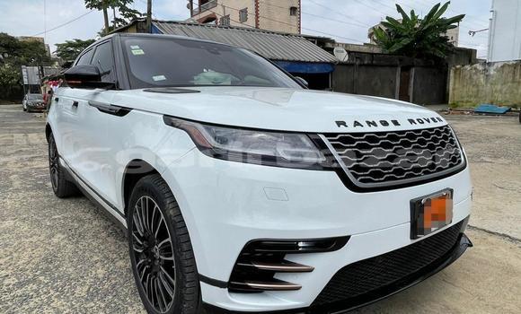 Sayi Na hannu Land Rover Range Rover Velar White Mota in Douala a Ƙasar Kamaru