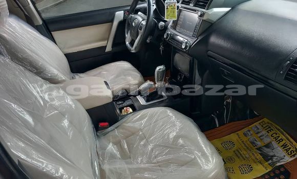 Acheter Import Voiture Toyota Land Cruiser Prado Blanc à Douala, Littoral Cameroon Acheter Import Voiture Toyota Land Cruiser Prado Blanc à Douala, Littoral Cameroon