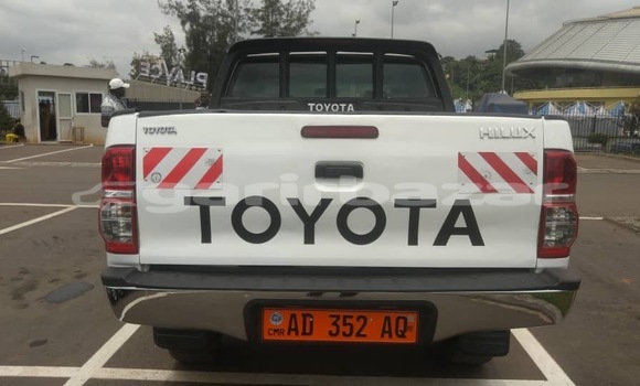 Buy Used Toyota Hilux White Car in Douala in Littoral Cameroon Buy Used Toyota Hilux White Car in Douala in Littoral Cameroon