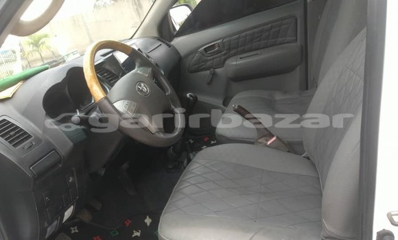 Buy Used Toyota Hilux White Car in Douala in Littoral Cameroon Buy Used Toyota Hilux White Car in Douala in Littoral Cameroon