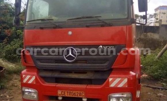 Acheter Occasion Utilitaire Mercedes‒Benz Axor Rouge à Yaoundé au Central Cameroon Acheter Occasion Utilitaire Mercedes‒Benz Axor Rouge à Yaoundé au Central Cameroon