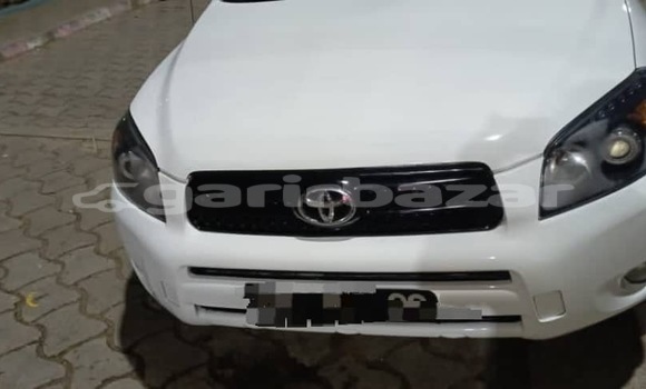 Acheter Occasion Voiture Toyota RAV4 Blanc à Douala, Littoral Cameroon Acheter Occasion Voiture Toyota RAV4 Blanc à Douala, Littoral Cameroon