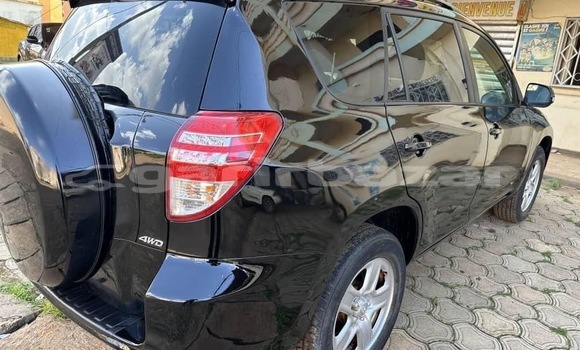 Acheter Occasion Voiture Toyota RAV4 Noir à Yaoundé, Central Cameroon Acheter Occasion Voiture Toyota RAV4 Noir à Yaoundé, Central Cameroon