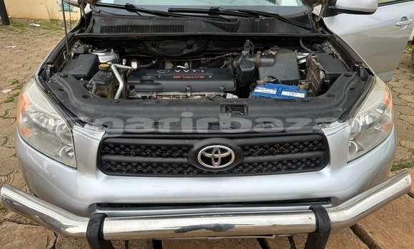 Sayi Na hannu Toyota RAV4 Azurfa Mota in Yaounde a Babban Kamaru Sayi Na hannu Toyota RAV4 Azurfa Mota in Yaounde a Babban Kamaru