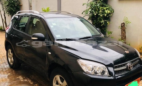 Sayi Na hannu Toyota RAV4 Black Mota in Yaounde a Babban Kamaru Sayi Na hannu Toyota RAV4 Black Mota in Yaounde a Babban Kamaru
