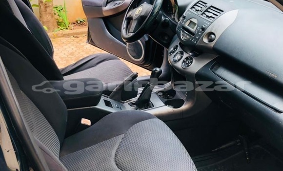 Sayi Na hannu Toyota RAV4 Black Mota in Yaounde a Babban Kamaru Sayi Na hannu Toyota RAV4 Black Mota in Yaounde a Babban Kamaru