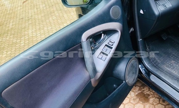 Sayi Na hannu Toyota RAV4 Black Mota in Yaounde a Babban Kamaru Sayi Na hannu Toyota RAV4 Black Mota in Yaounde a Babban Kamaru