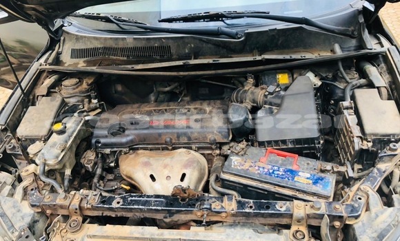 Sayi Na hannu Toyota RAV4 Black Mota in Yaounde a Babban Kamaru Sayi Na hannu Toyota RAV4 Black Mota in Yaounde a Babban Kamaru