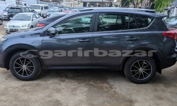 Sayi Sabo Toyota RAV4 Sauran Mota in Yaounde a Babban Kamaru